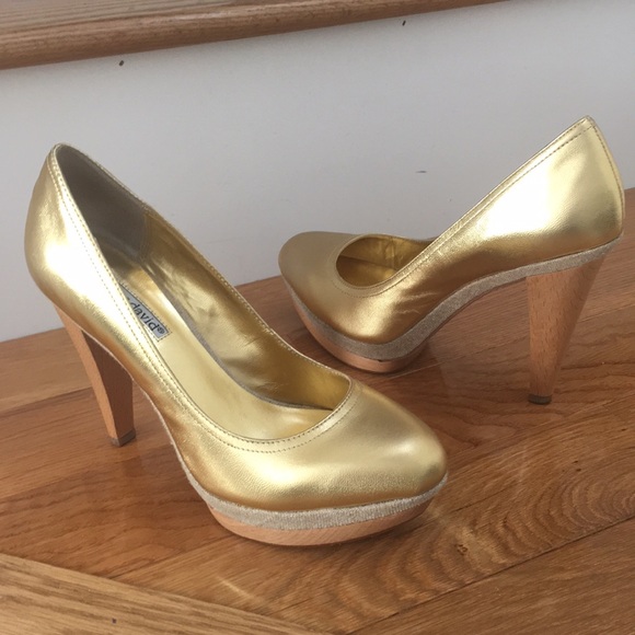 Charles David Gold Platform Pumps - Picture 1 of 8